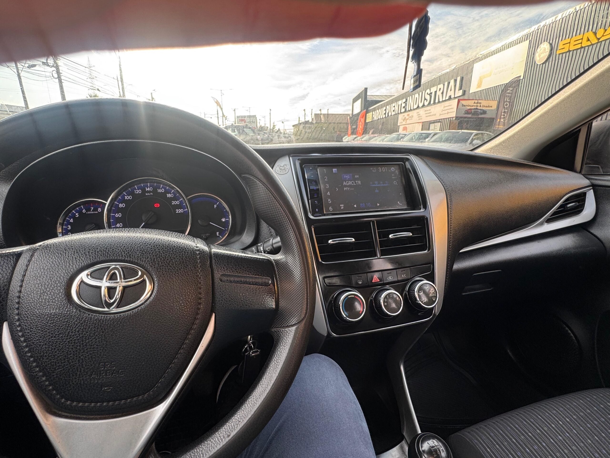 Toyota Yaris Full-Mecanico Año 2018 - Imagen 5