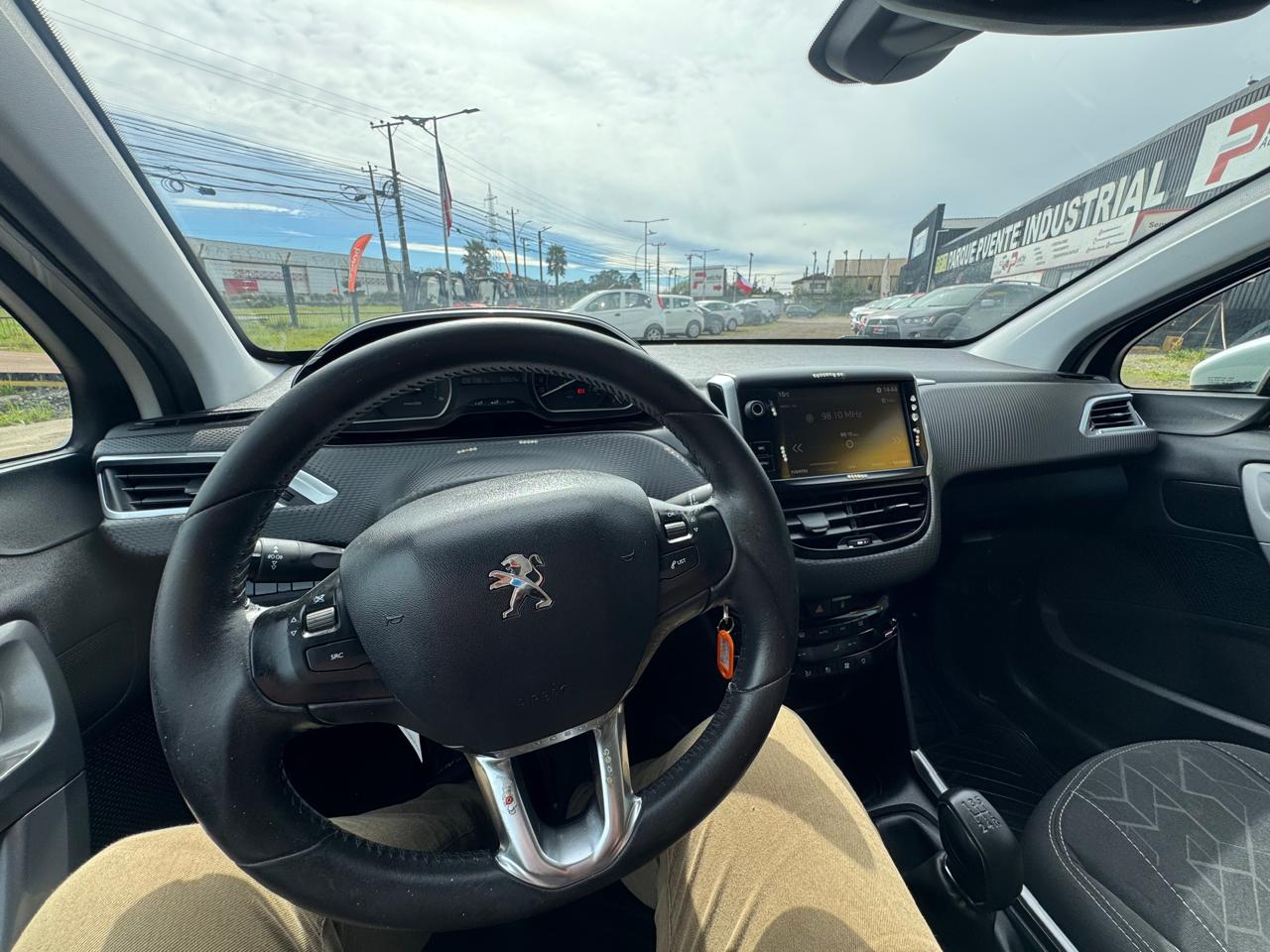 Peugeot 2008, Full-Mecánico Año 2018 - Imagen 15