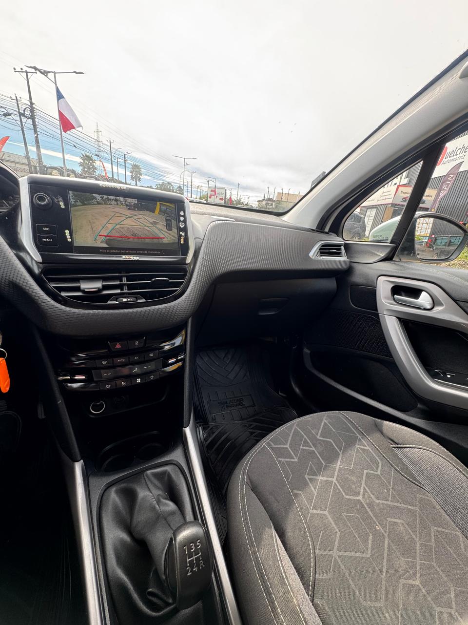 Peugeot 2008, Full-Mecánico Año 2018 - Imagen 17