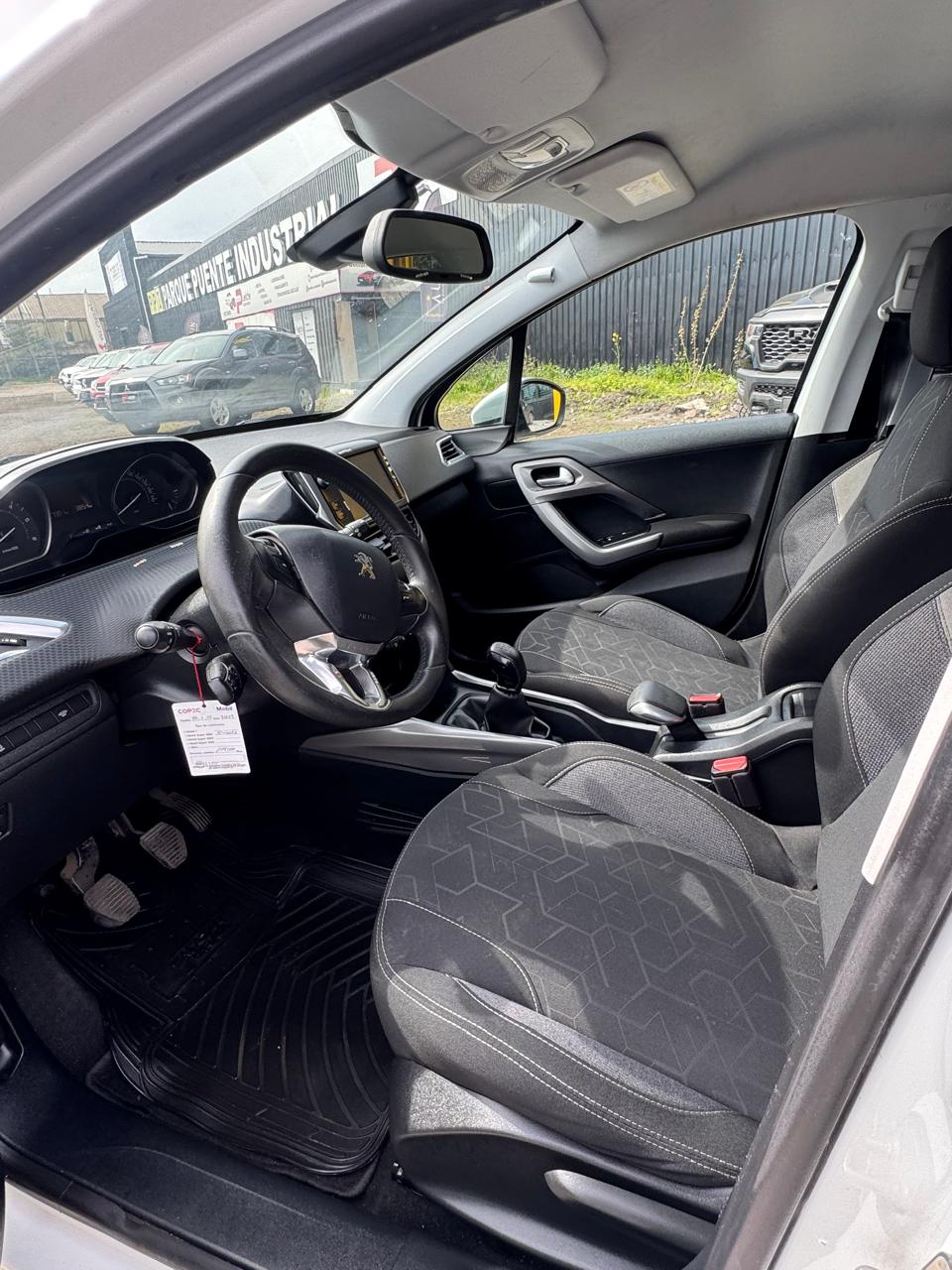 Peugeot 2008, Full-Mecánico Año 2018 - Imagen 9